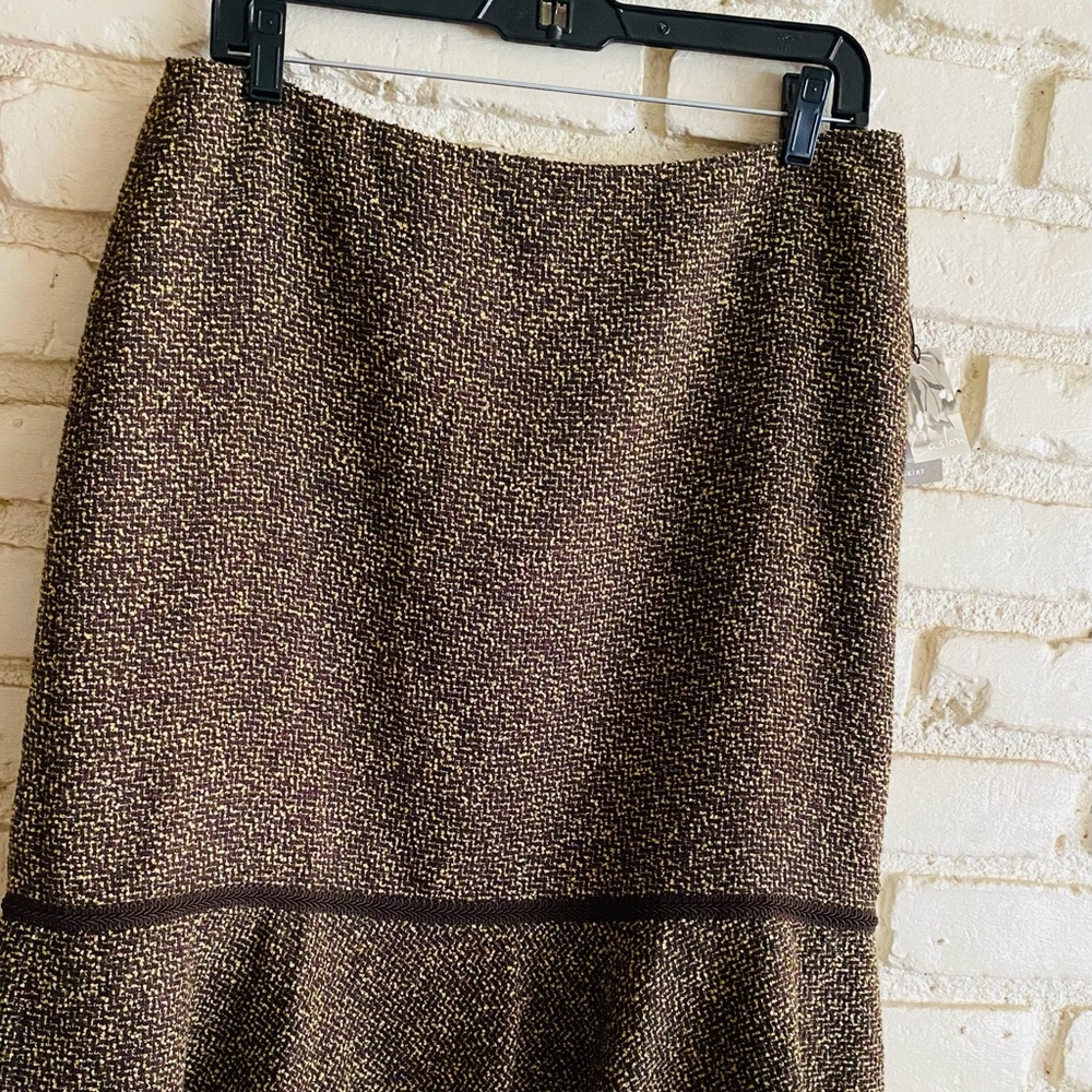 Brown/tan skirt